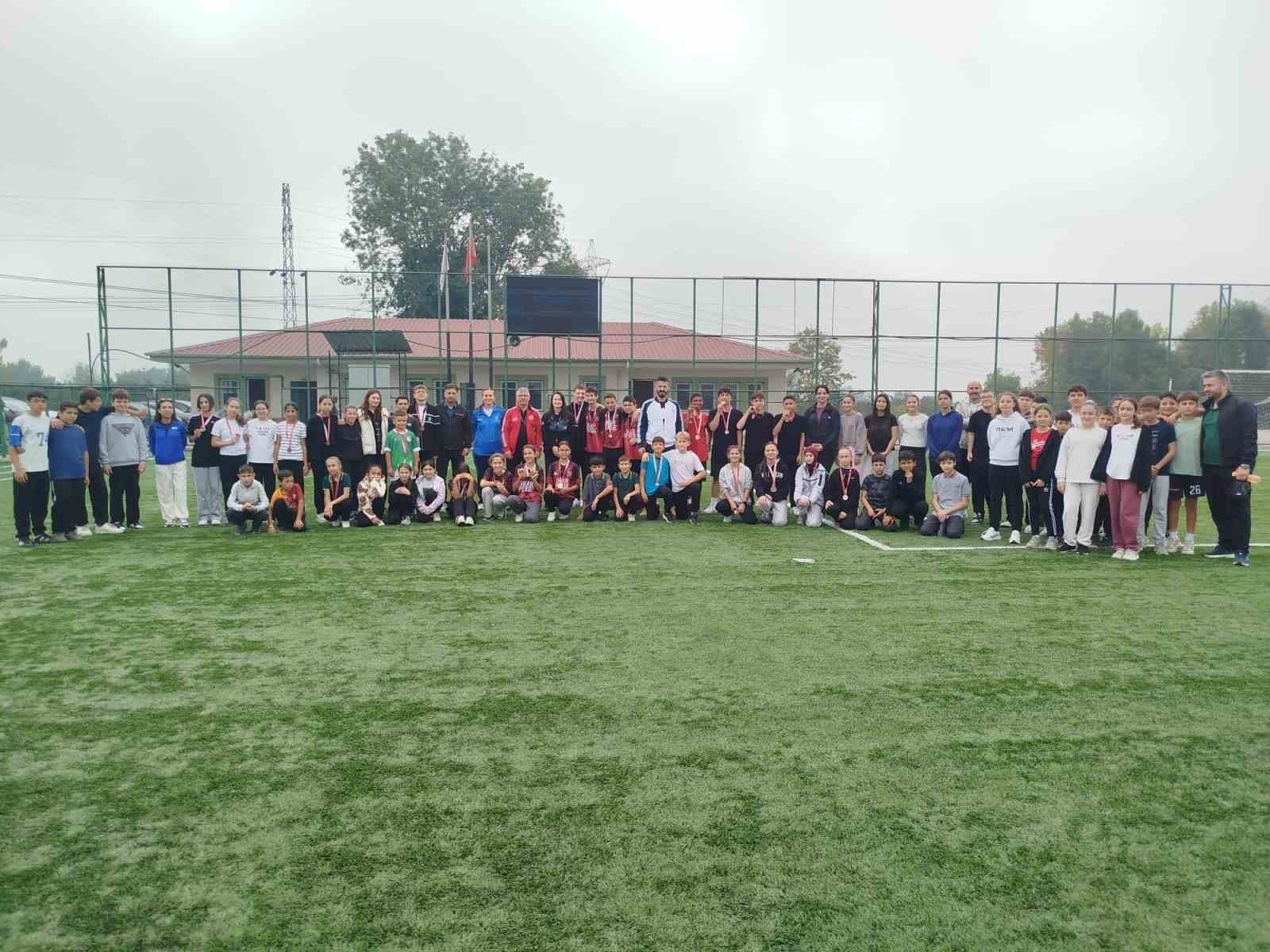 Çilimli'de Atletizm Turnuvası Heyecanı