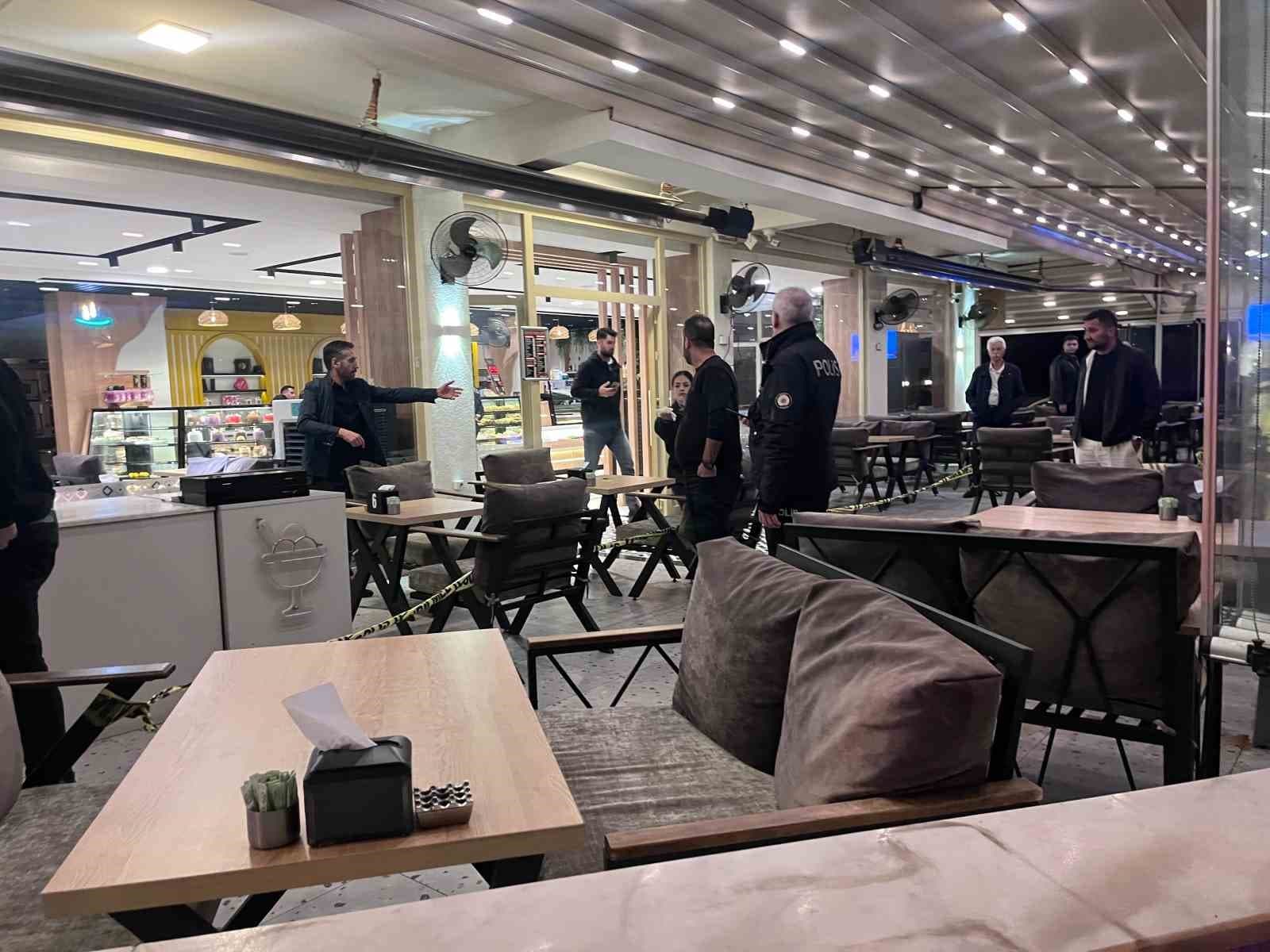 Efeler'de Kafede Silahlı Kavga: İki Şüpheli Aranıyor