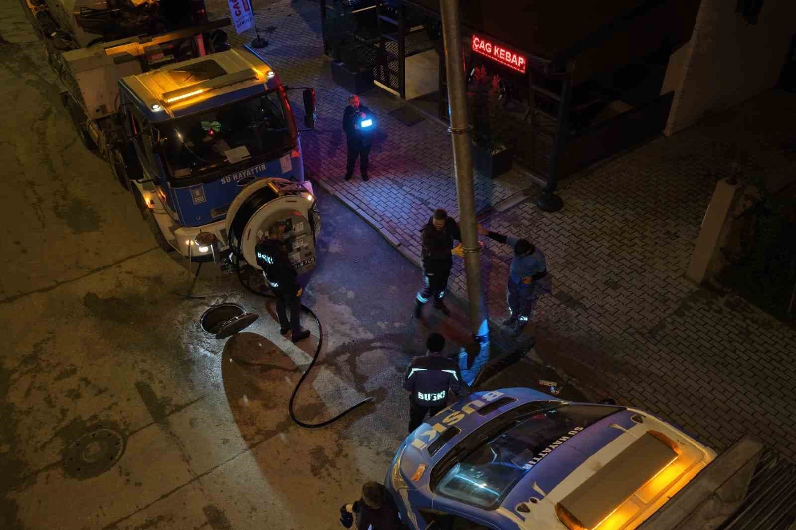Bursa'da Kuvvetli Yağış Alarmı: Binlerce Personel ve Yüzlerce Araç Sahada