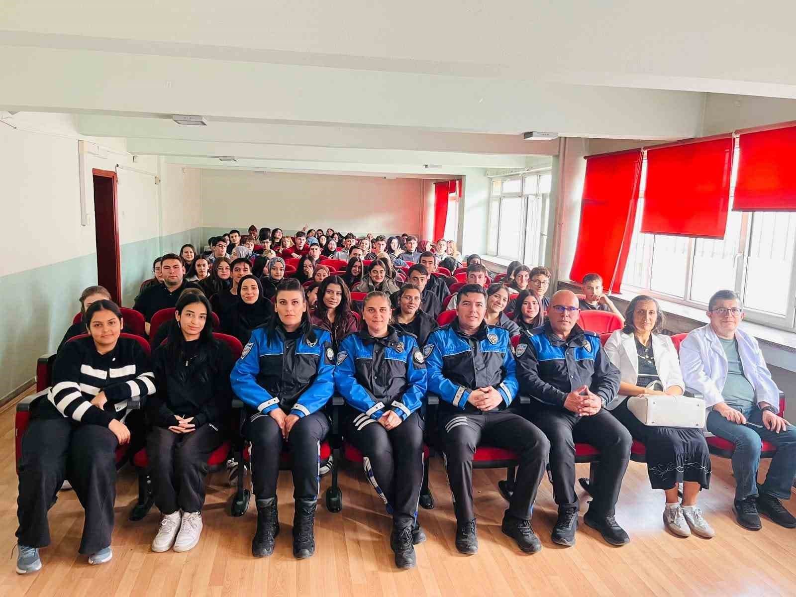 Cumhuriyet Anadolu Lisesi Öğrencilerine Güvenlik Eğitimi