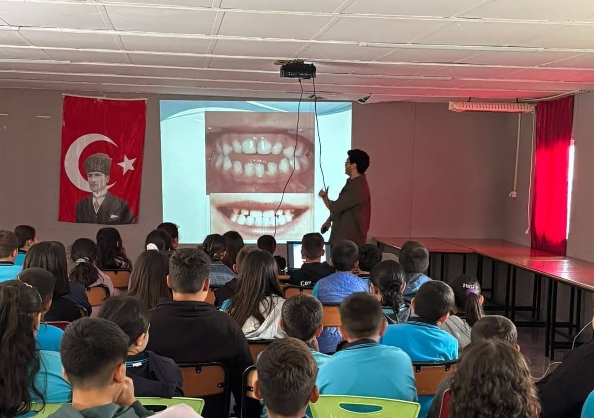 Karapınar'da Öğrencilere Yönelik Sağlıklı Yaşam Eğitimleri Düzenlendi