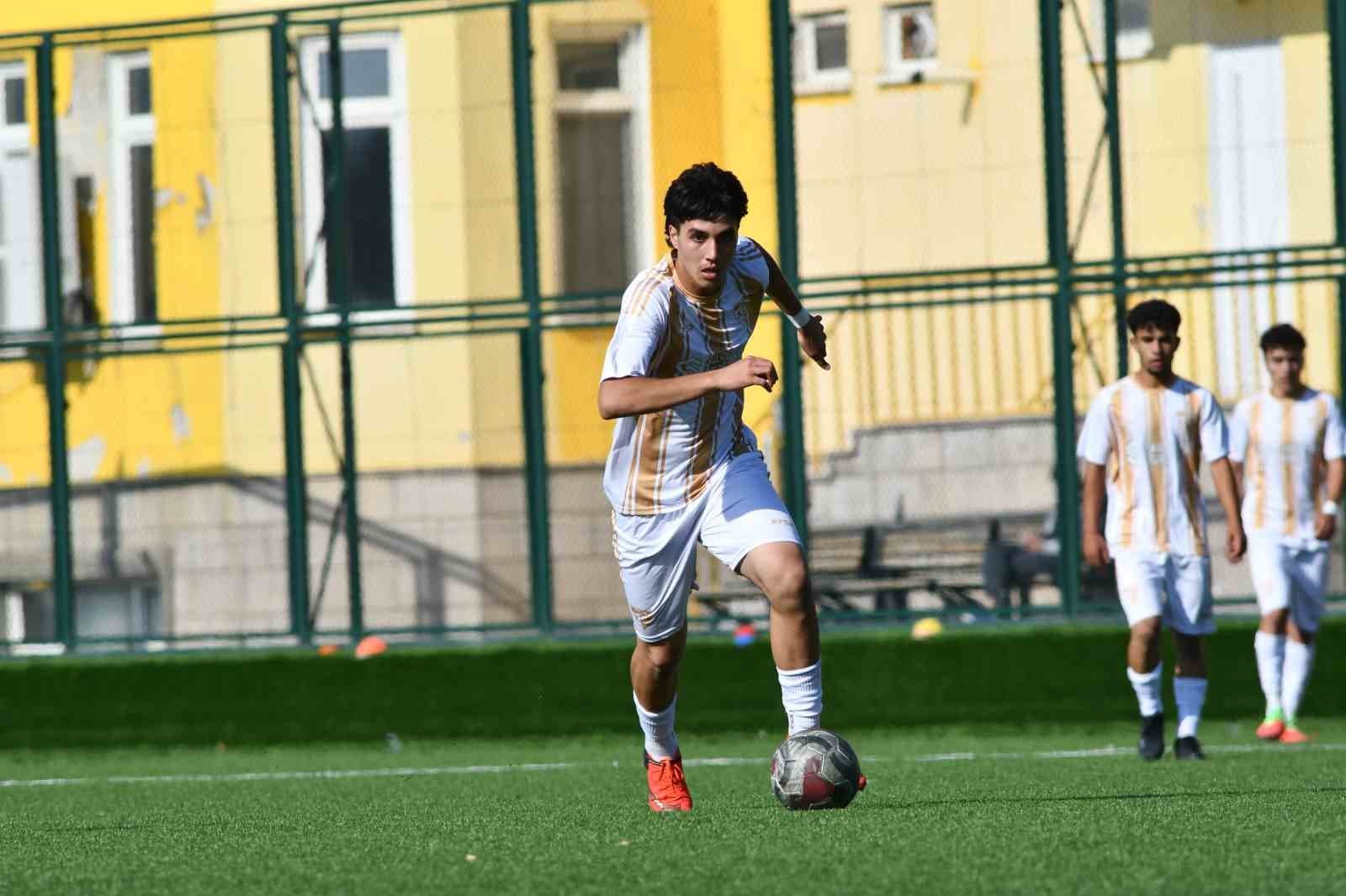 Kayserispor U19'da Ahmet Hüseyin Altun Fırtınası