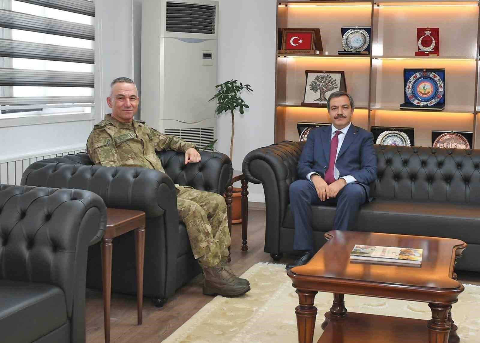 Rektör Prof. Dr. Recep Bentli'den Korgeneral Gültekin Yaralı'ya Hayırlı Olsun Ziyareti