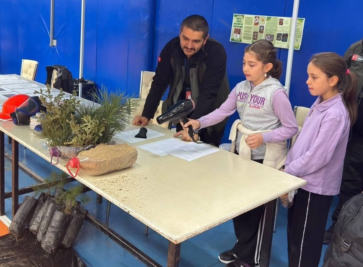 Emet'teki Bilim Festivali'nde Çocuklara Erozyon Farkındalığı Kazandırıldı