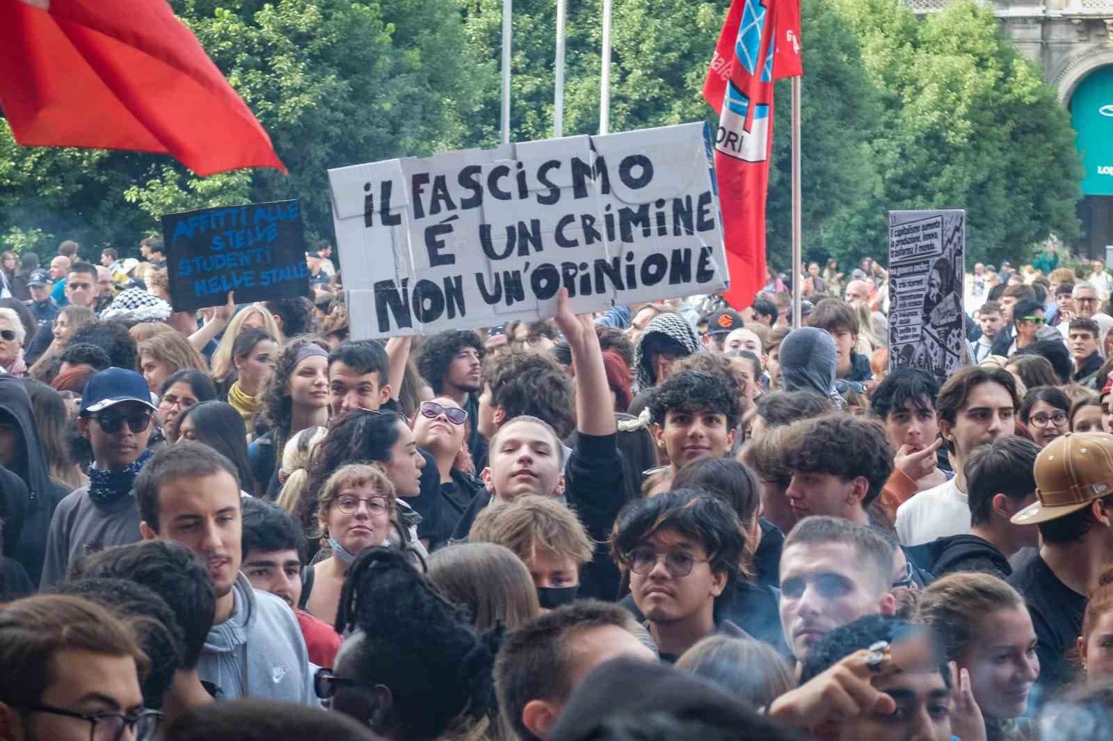 Milano'da Hayat Pahalılığı Protestoları Şiddetli Çatışmalara Dönüştü