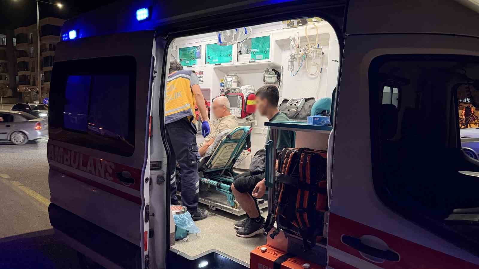 Adıyaman'da Motosiklet ile Otomobil Çarpıştı: 2 Yaralı