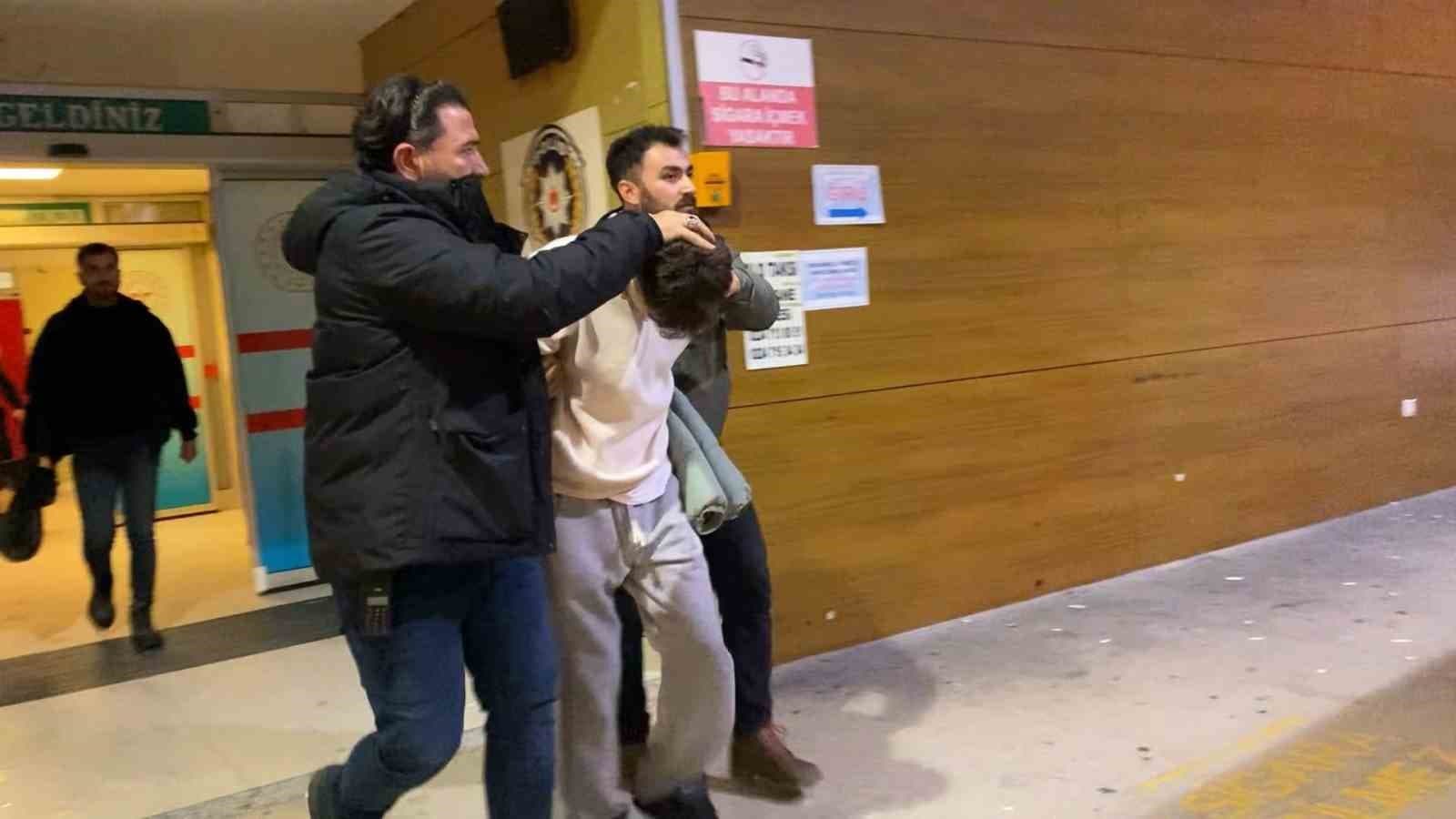 İnegöl'de Arkadaş Kavgasında Kan Aktı: 1 Ölü, 2 Yaralı