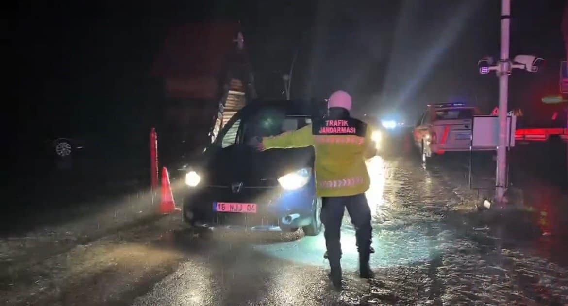Uludağ'da Kar Etkisi: Kar Kalınlığı 20 Santimetreye Çıktı