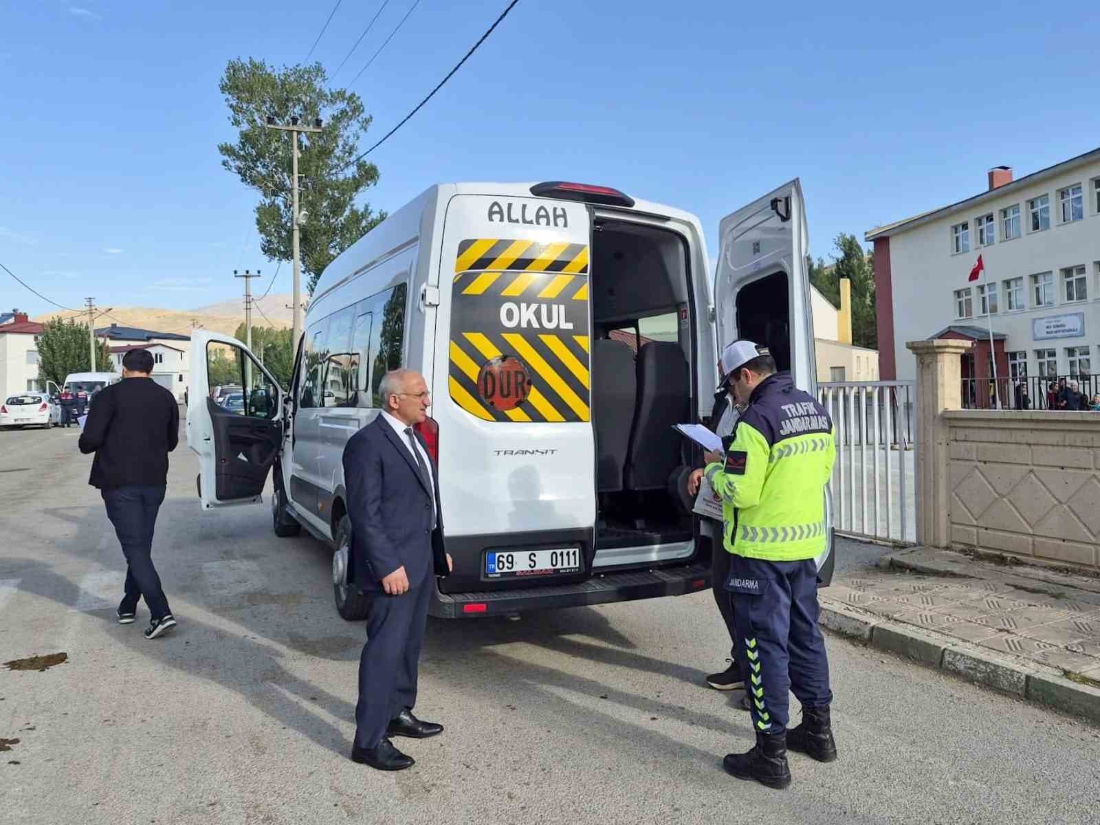 Bayburt'ta Öğrenci Servislerine Sıkı Denetim