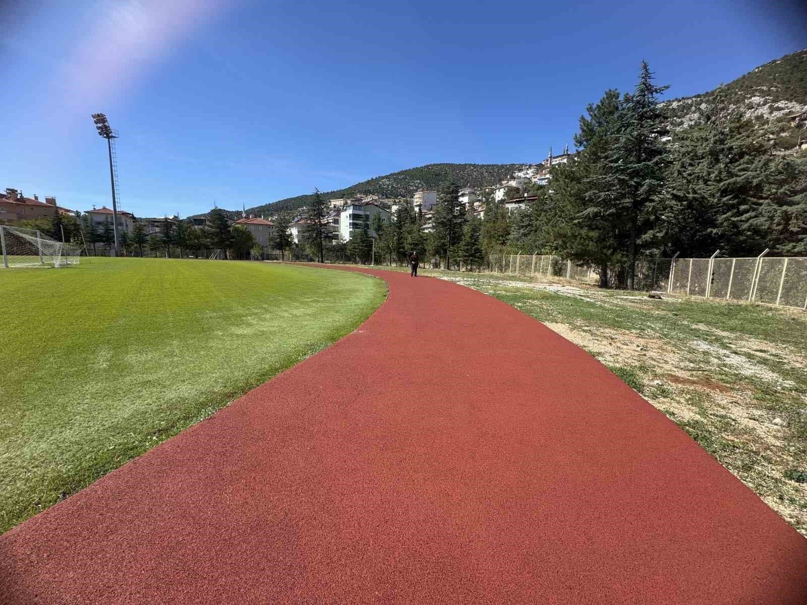 Akseki Atatürk Stadı'na İlk Kez Tartan Pist Yapılıyor