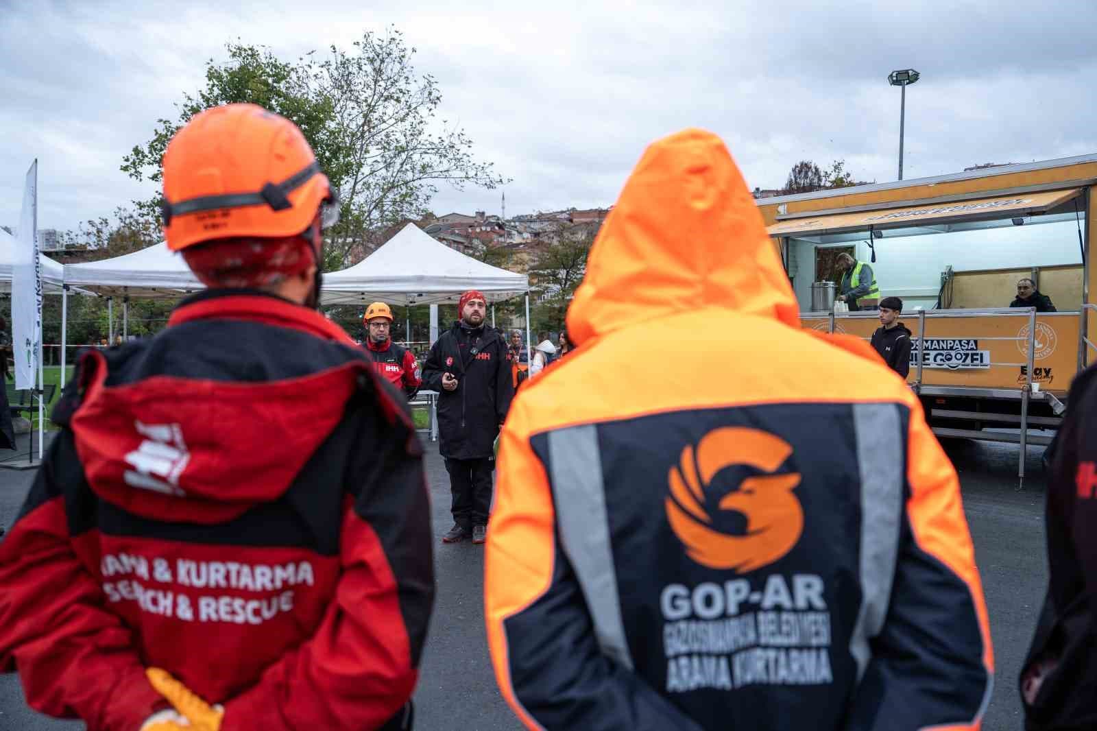 Gaziosmanpaşa'da 7.0 Büyüklüğündeki Deprem Senaryosuyla Barınma Tatbikatı Yapıldı