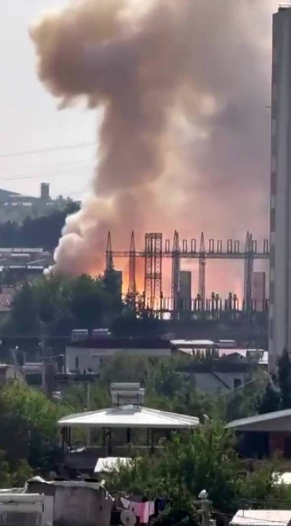 Diyarbakır'da Ana Trafoda Patlama: Binlerce Adreste Elektrikler Kesildi