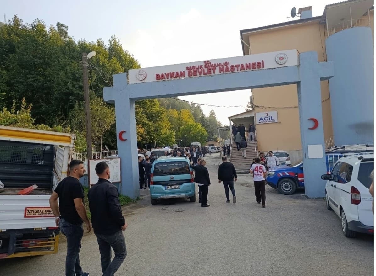Siirt'te Traktör Kazası: 22 Yaşındaki Sağlık Çalışanı Yaşamını Yitirdi