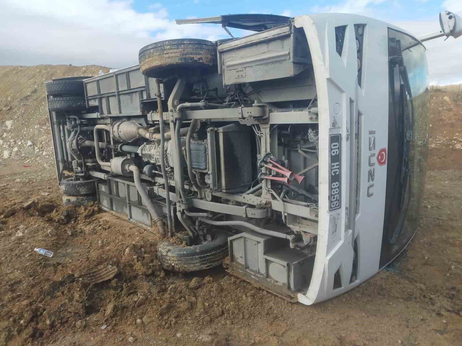 Sivas'ta Cezaevi Nakil Aracı Devrildi: 7 Yaralı