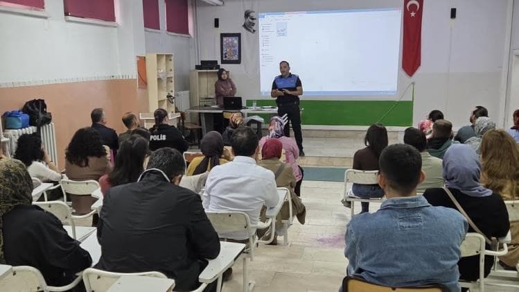 Bilecik'te Velilere Yönelik Güvenlik Semineri Düzenlendi
