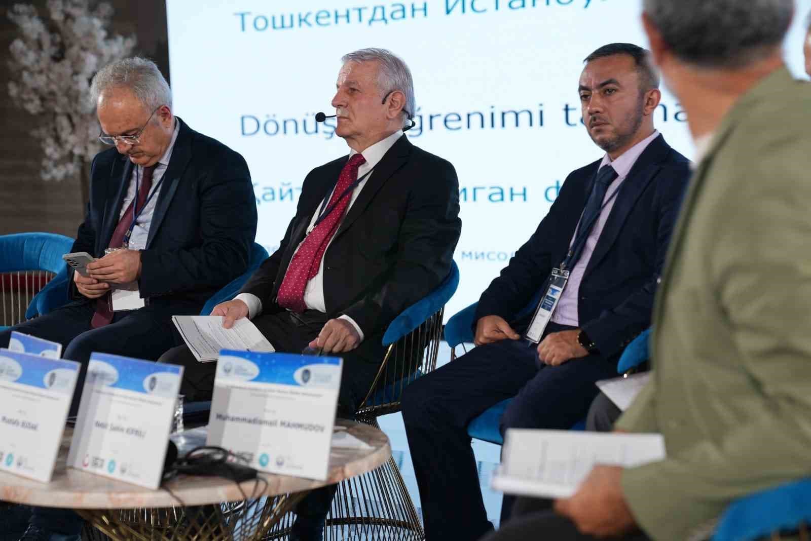 İstanbul Gelişim Üniversitesi'nde Türk Dünyası İş Birliği ve Bütünleşme Sempozyumu Düzenlendi