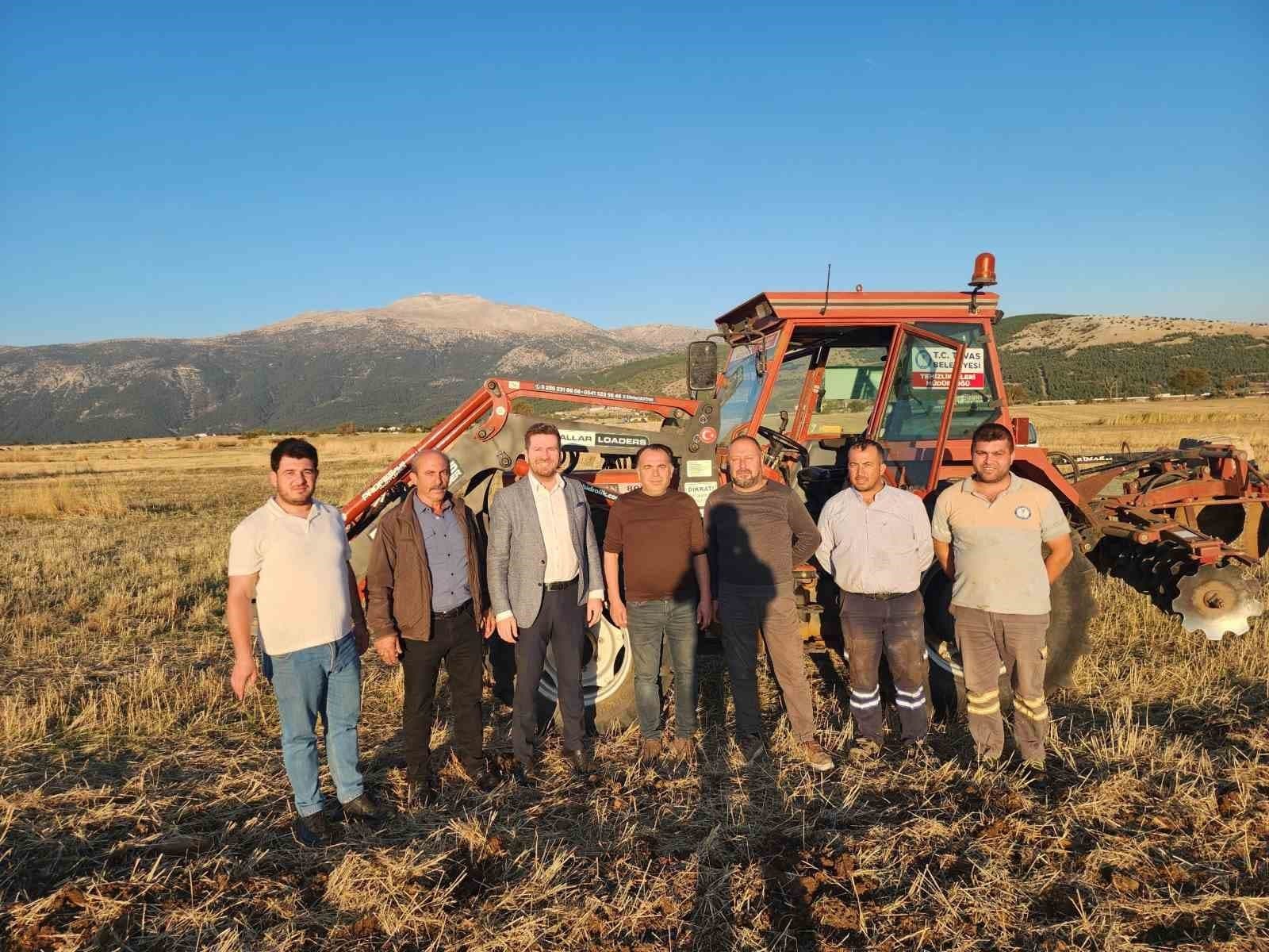 Tavas Belediyesi'nden Çiftçilere Ücretsiz Yem Desteği