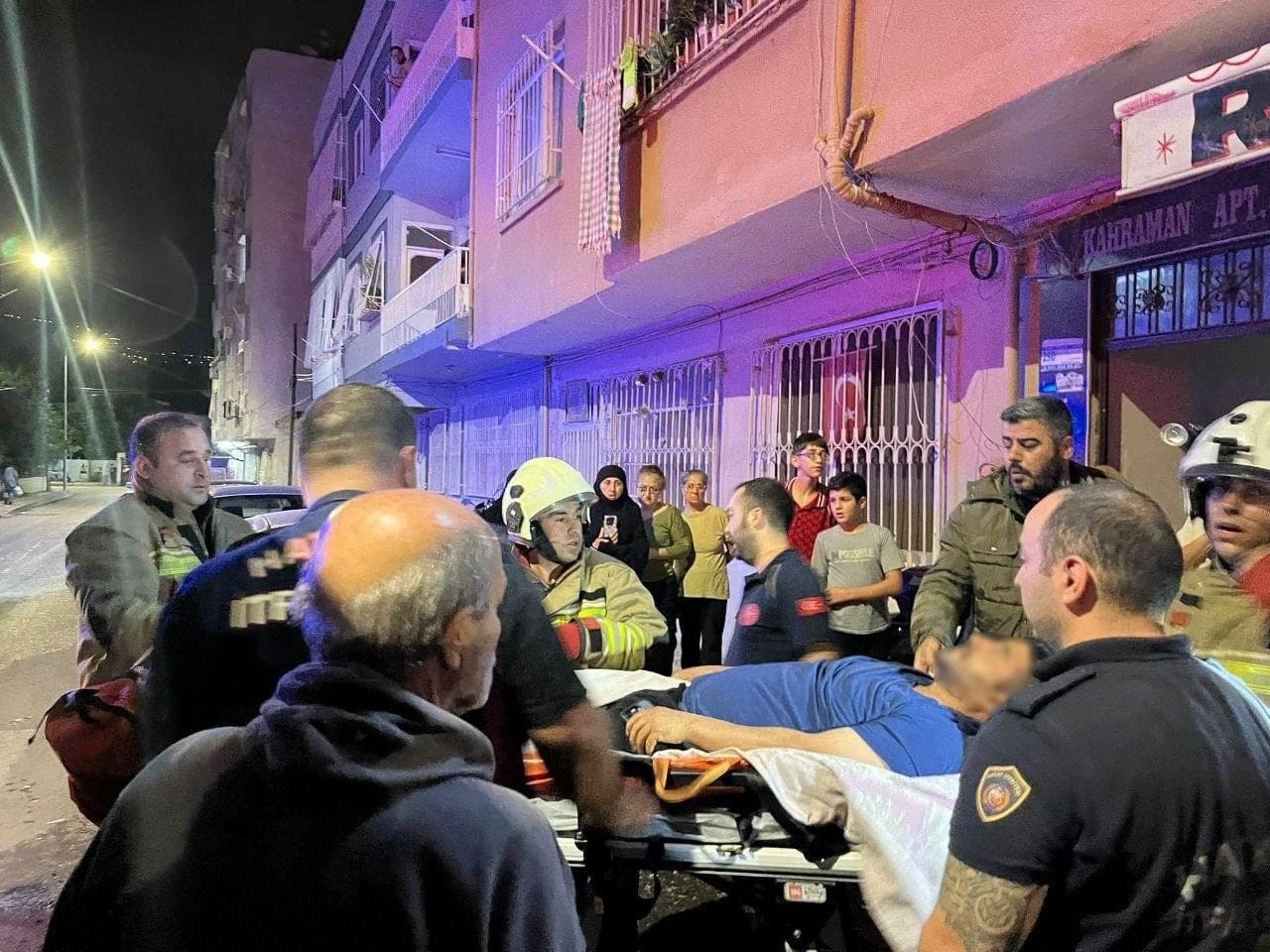 Hatay'da Alevlerin Arasında Kalan Yatalak Hasta ve İki Kişi Kurtarıldı