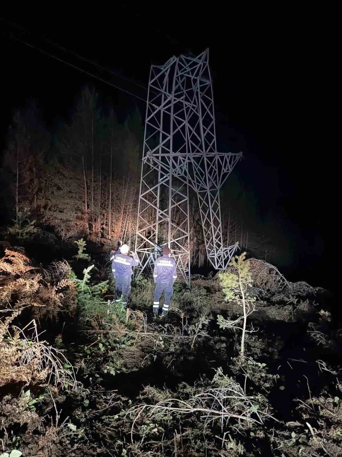 Sinop'ta Fırtınanın Yol Açtığı Elektrik Kesintileri Giderildi