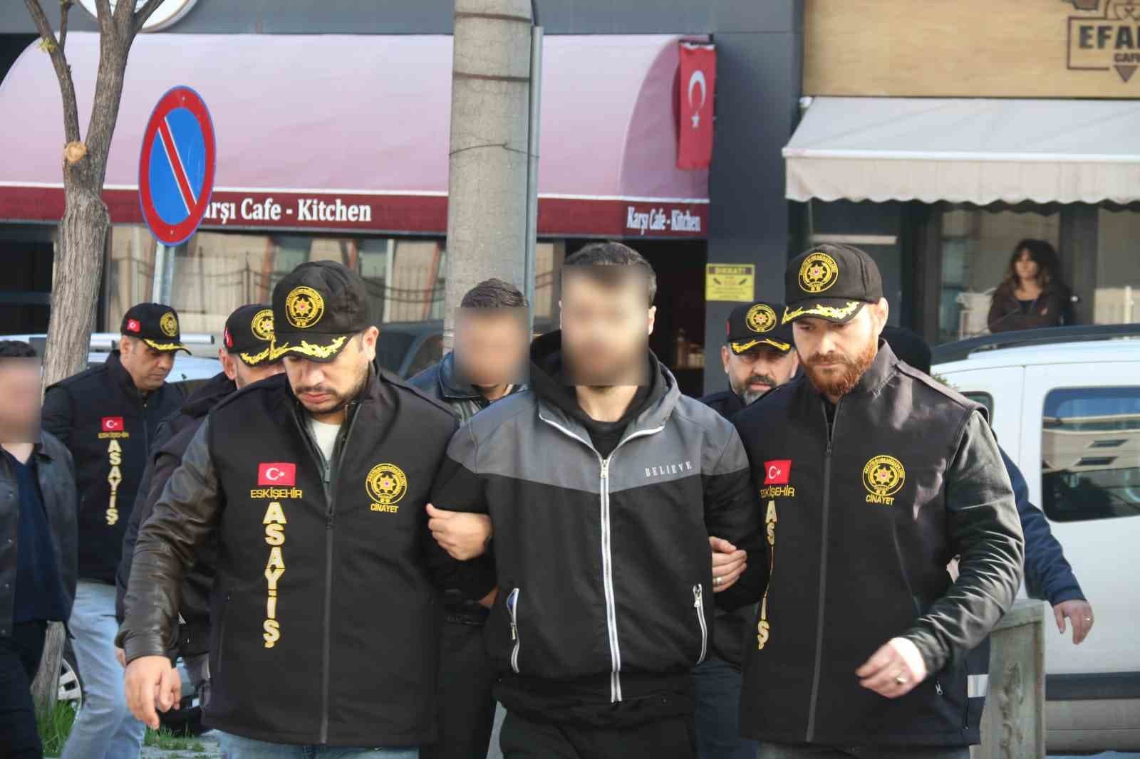 Eskişehir'deki Silahlı Kavgada 1 Ölü: 7 Şüpheli Adliyeye Sevk Edildi