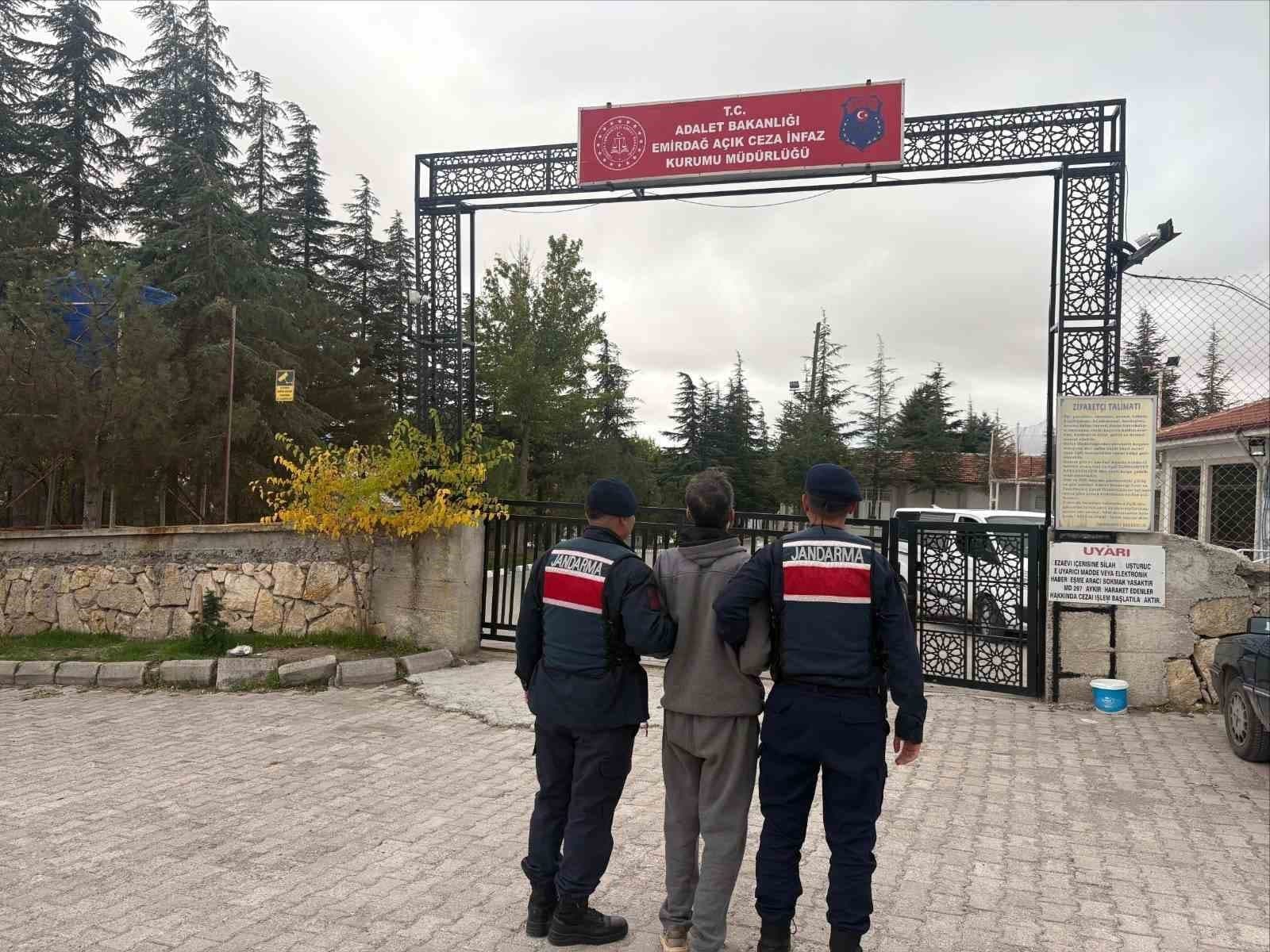 Afyonkarahisar'da Aranan 42 Şahıs Yakalandı