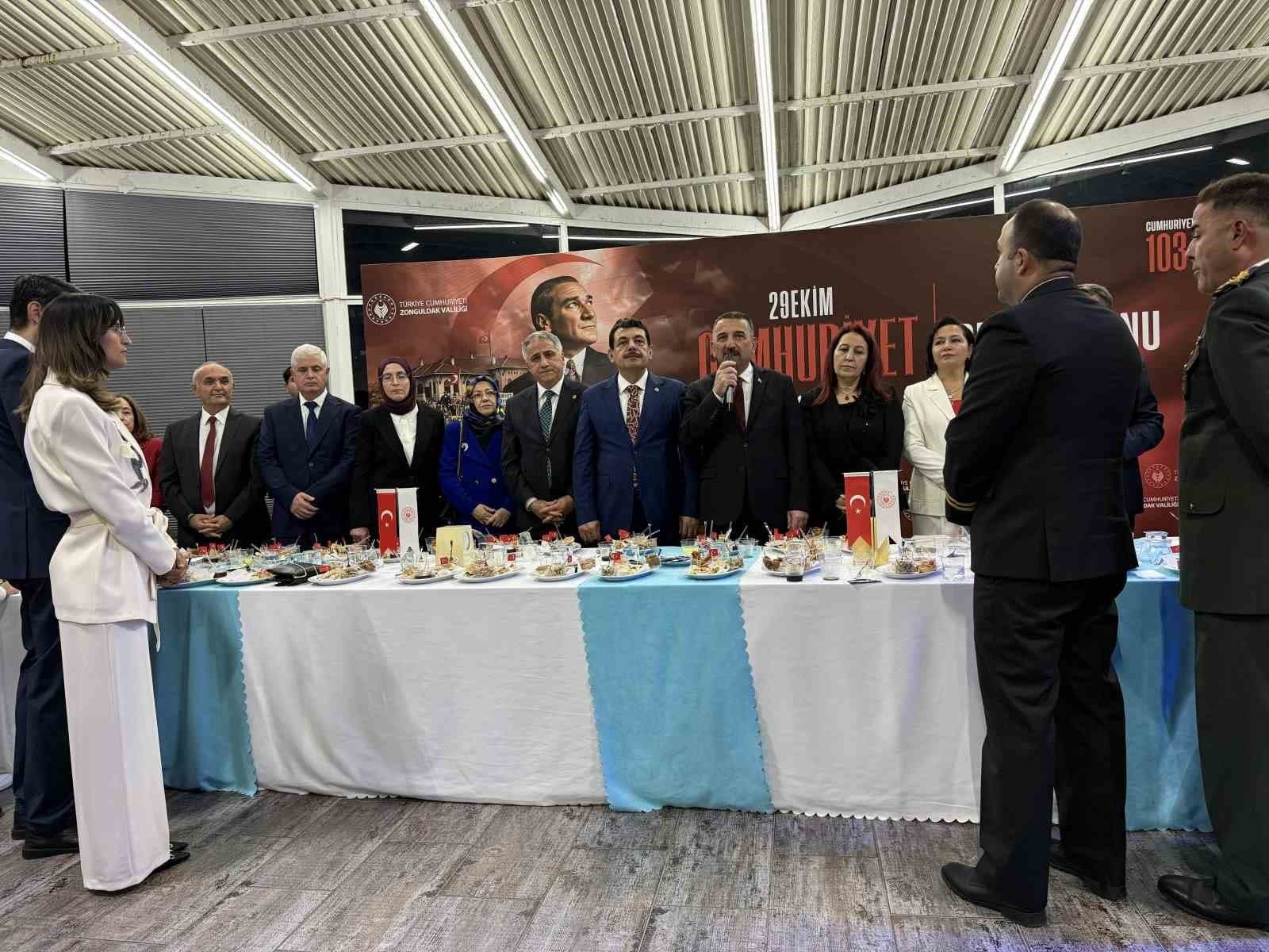 Zonguldak’ta 29 Ekim Cumhuriyet Bayramı resepsiyonu düzenlendi