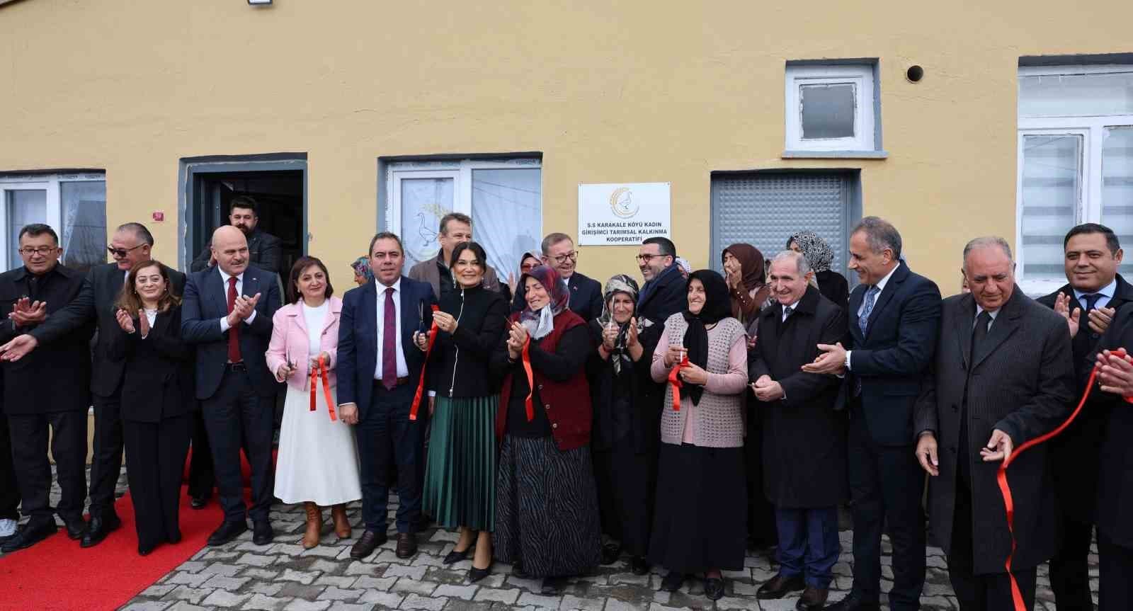 Kars’ta kadın girişimcilerin üretim gücünü artıracak yeni hizmet binası açıldı
