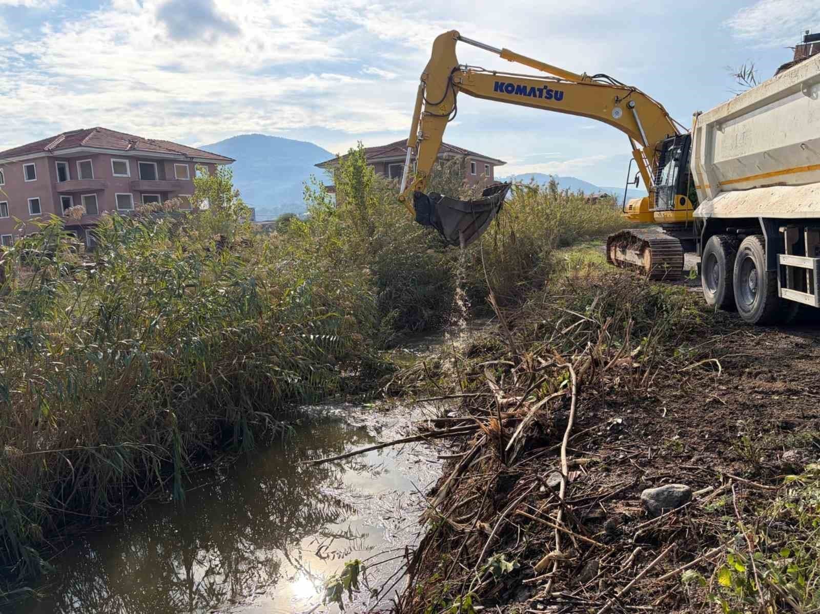 Dalaman’da su taşkınının izleri siliniyor