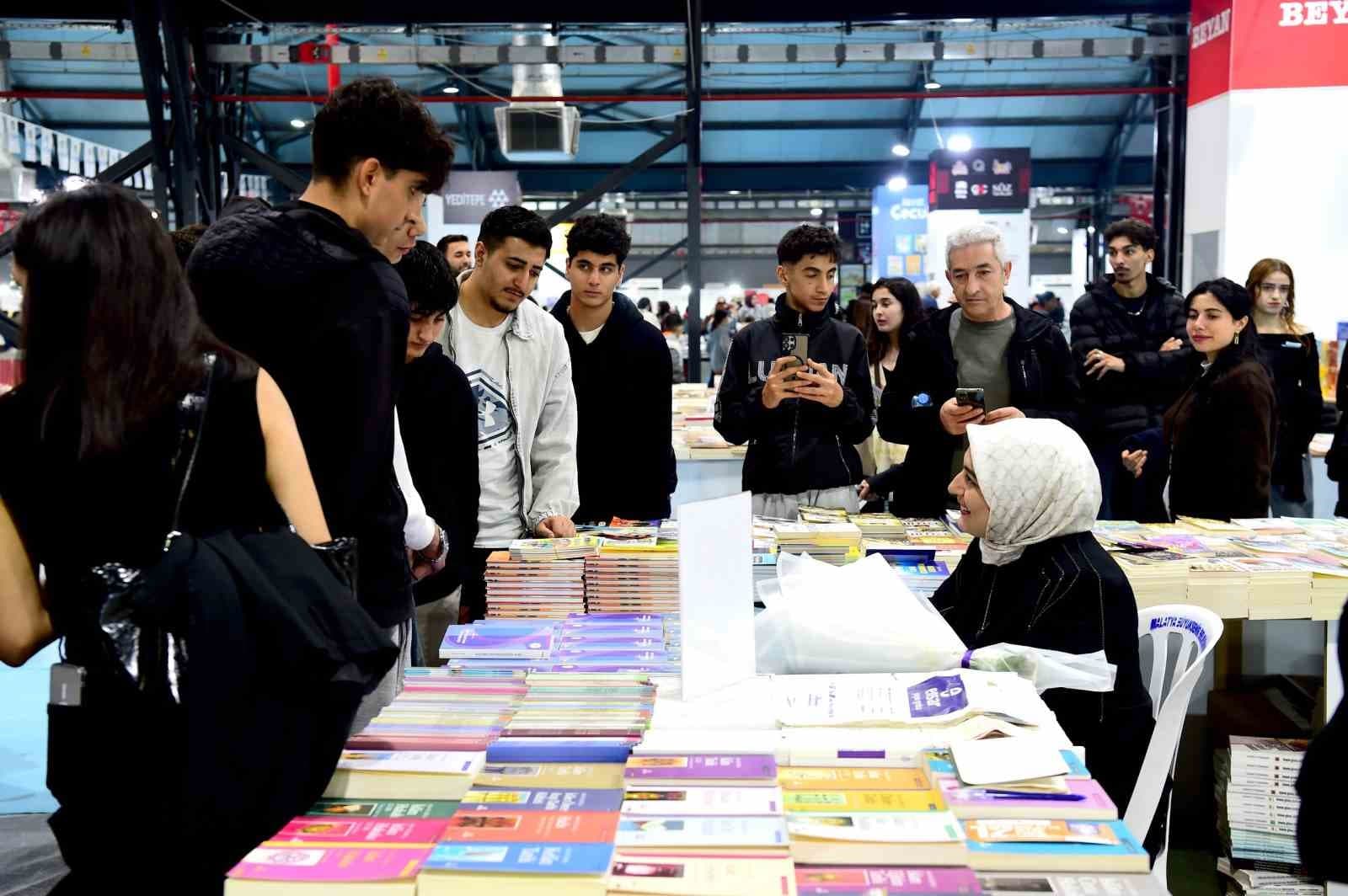 Malatya Kitap Fuarı kitapseverlerin akınına uğradı