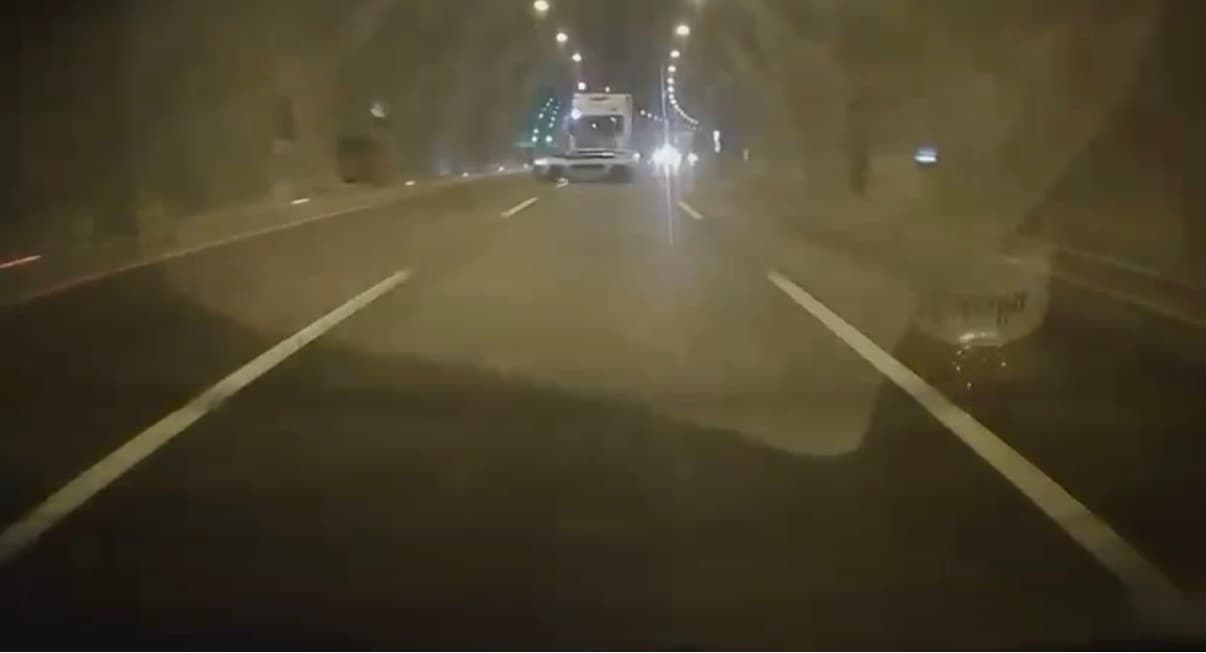 Bolu Dağı Tüneli’nde tırın çarpıp kaçtığı kazanın görüntüleri ortaya çıktı