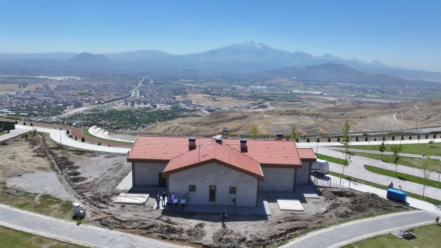 Başkan Çolakbayrakdar: "Kayseri’nin eşsiz manzarası, Kafe Sinan’ın lezzetiyle buluşacak"