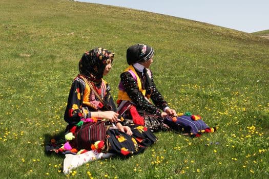 "Doğu’nun kızları Batı’ya iffeti siz öğreteceksiniz"