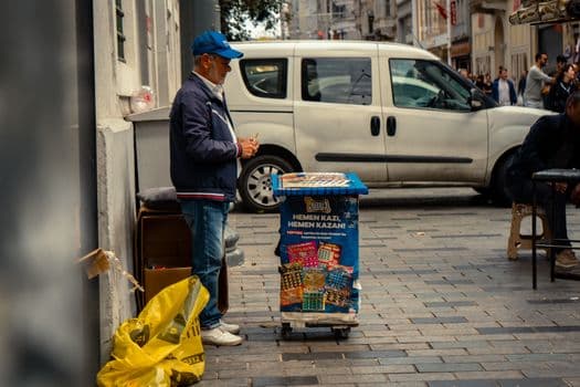 Yıllar Önce Büyük İkramiyeyi Kazanan Eski Milyoner Evinde Ölü Bulundu