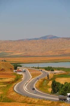 Adıyaman'da Otomobil Kamyonun Altına Girdi: 3 Yaralı