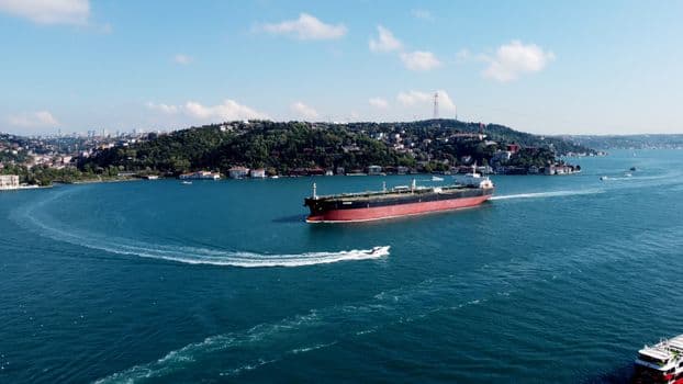 Hürmüz Boğazı'nda Tankere Şüpheli Saldırı