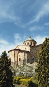 Aksaray'daki Tarihi Yüksek Kilise Ziyaretçilerini Ağırlamaya Devam Ediyor