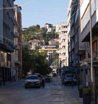 İzmir'de Otomobildeki Şahsa Silahlı Saldırı: 1 Ölü