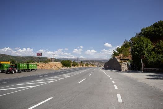 Bingöl'de Midibüs ile Pikap Çarpıştı: 12 Yaralı