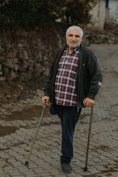 Genç Berberden Anlamlı Hizmet: Yaşlı ve Engellilere Ücretsiz Tıraş