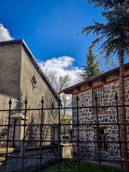 Kars Belediyesi'nden Kaldırım ve Cadde İşgallerine Ağır Yaptırımlar