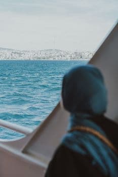 Avustralya Donanmasında Gizli Kamera Skandalı: Kadın Denizcilerin Mahremiyeti İhlal Edildi