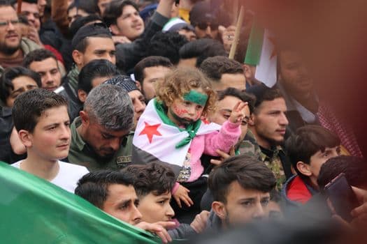 Paris'te Şiddetli Protestolar: 13'ü Çocuk 195 Gözaltı