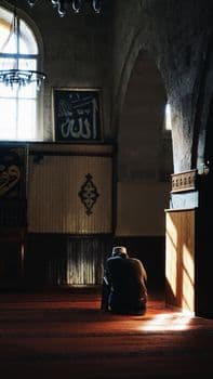 Burhaniye'de Sabah Namazı Buluşmaları Mehmet Kocaatlı Camii'nde Gerçekleşti