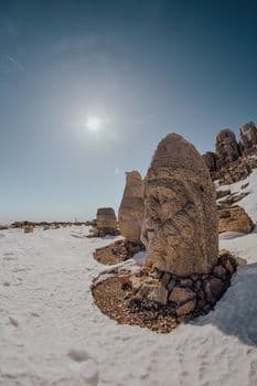 Nemrut Kalderası beyaza büründü