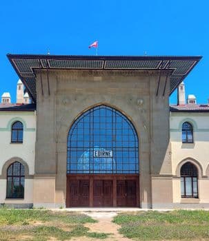 Edirne Kapıkule Sınır kapısı yolunda Bulgar plakalı tur otobüsü bir tıra arkadan çarptı