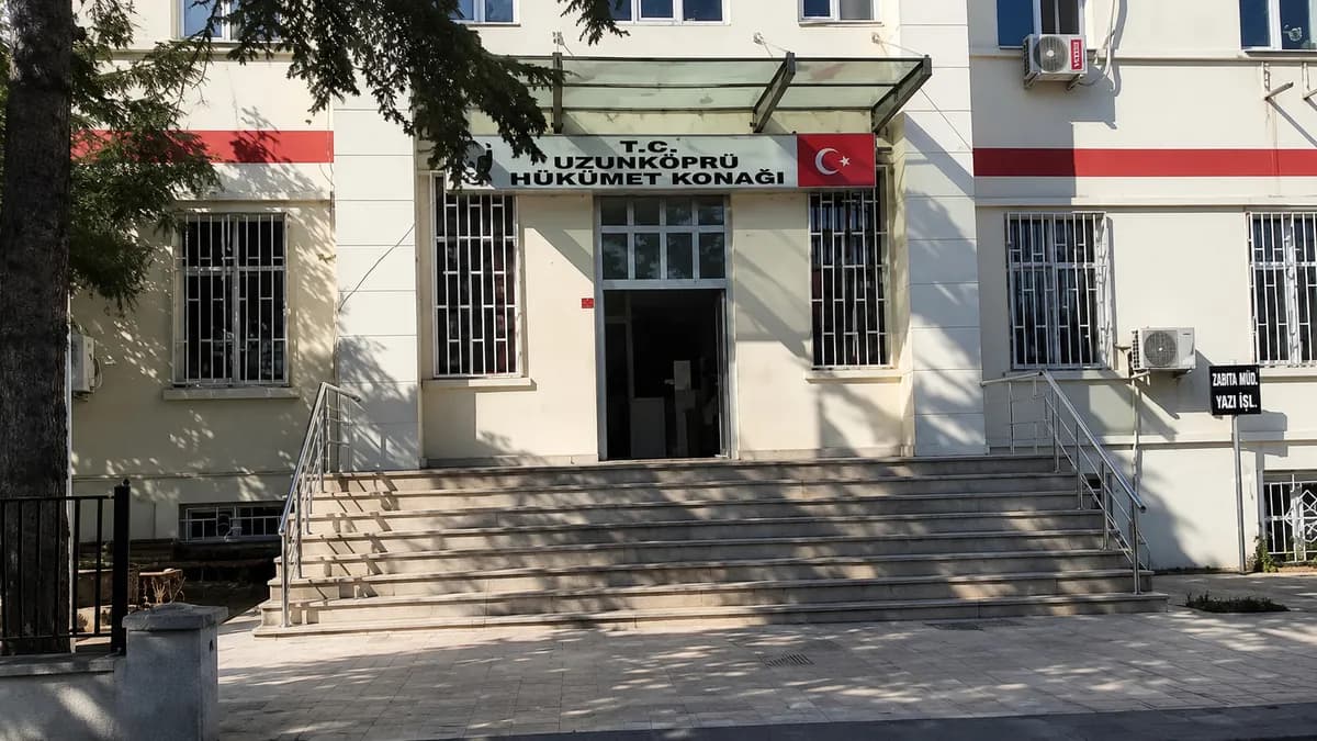 Edirne'de FETÖ şüphelilerine operasyon! Yurt dışına kaçamadan yakalandılar