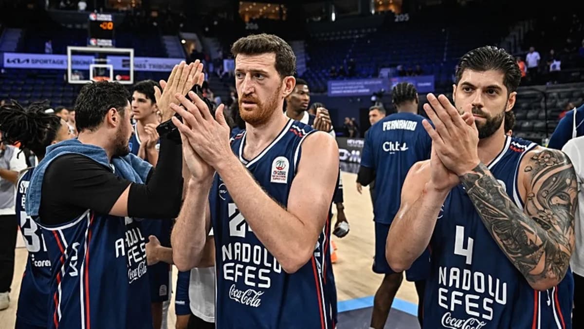 Anadolu Efes fark attı: 95-81