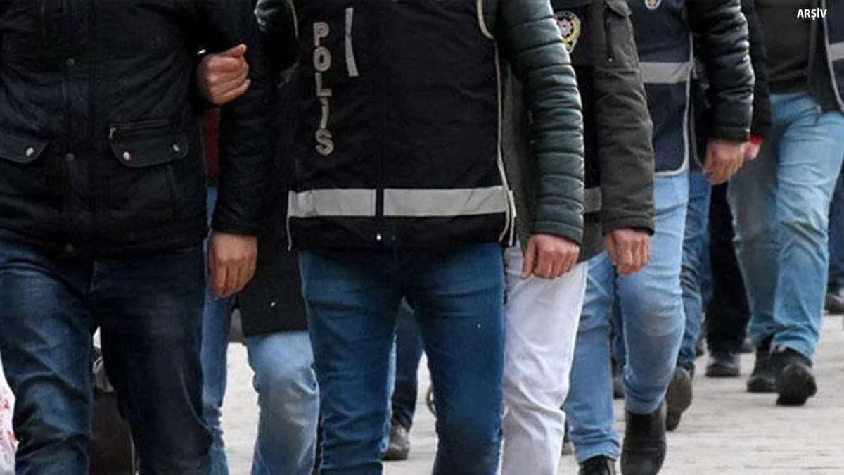 Ankara'da kaçak sigara operasyonu! Milyonlarca makaron ve binlerce paket ele geçirildi